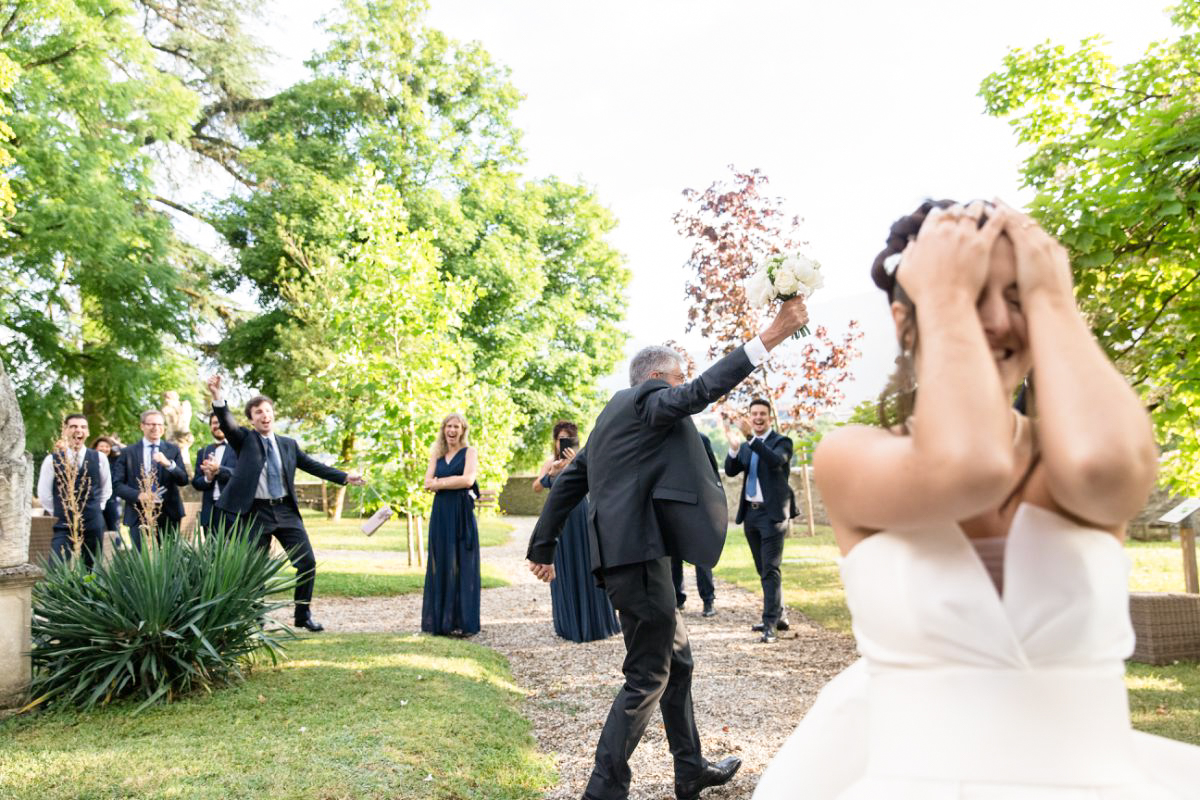 lancé de bouquet de la mariée
