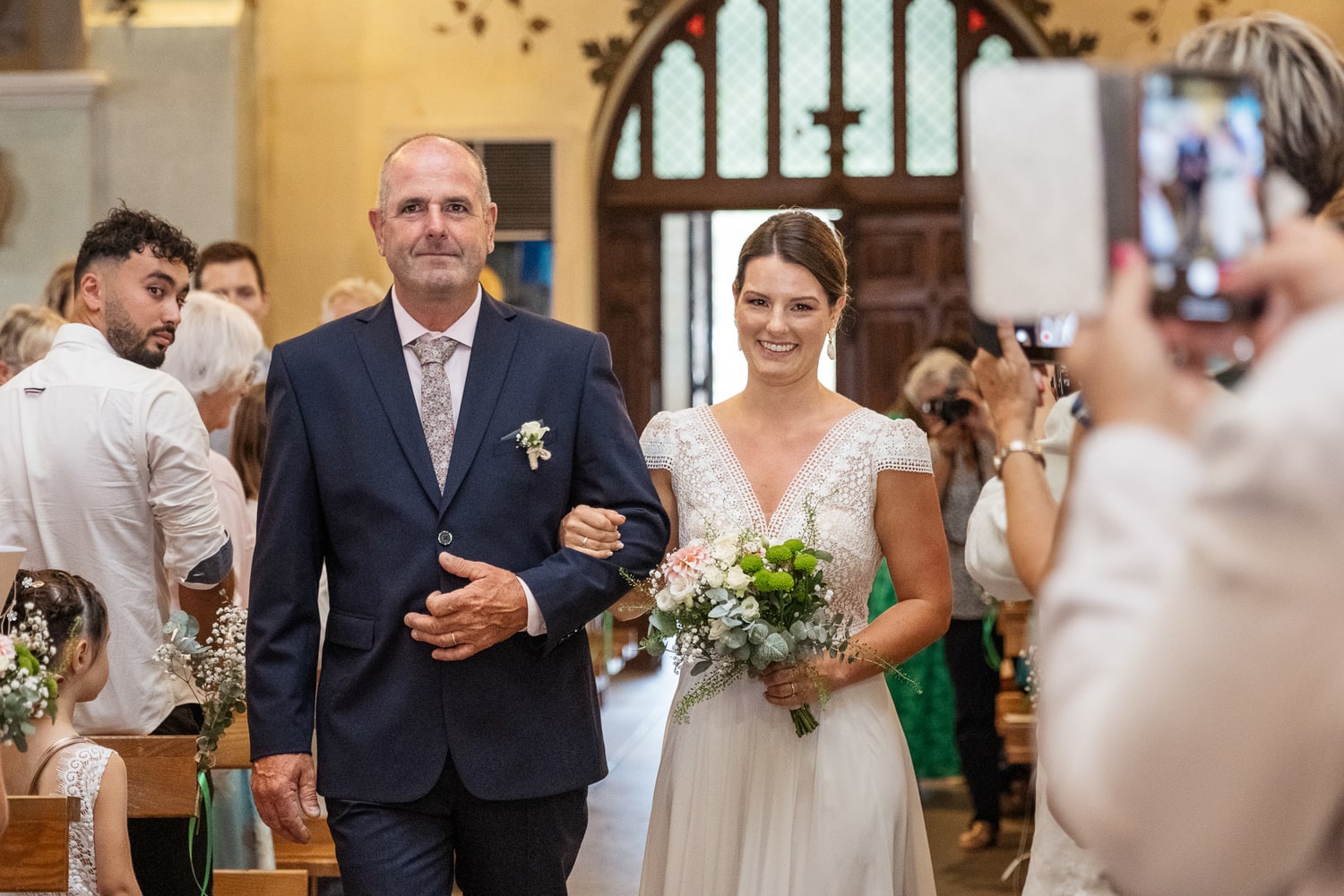 entrée à l'église de la Motte servolex