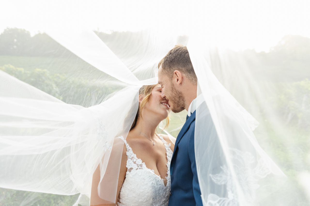 mariés sous le voile